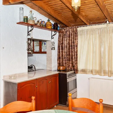 Διαμέρισμα Restful In Istiaia With Patio Aidipsos