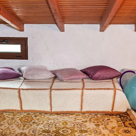 Διαμέρισμα Restful In Istiaia With Patio Aidipsos